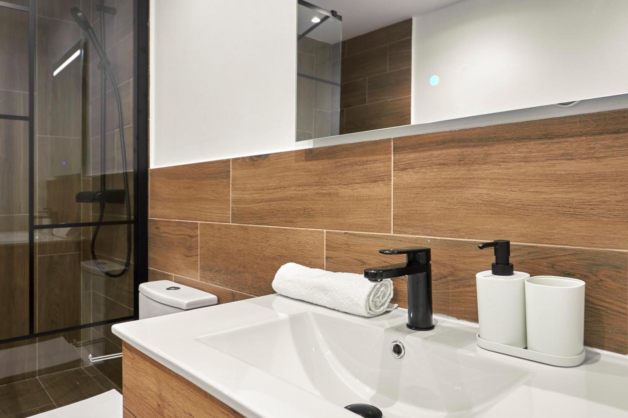 Comfortable Apartment Next To Apolo Theater Barcelona Exterior foto